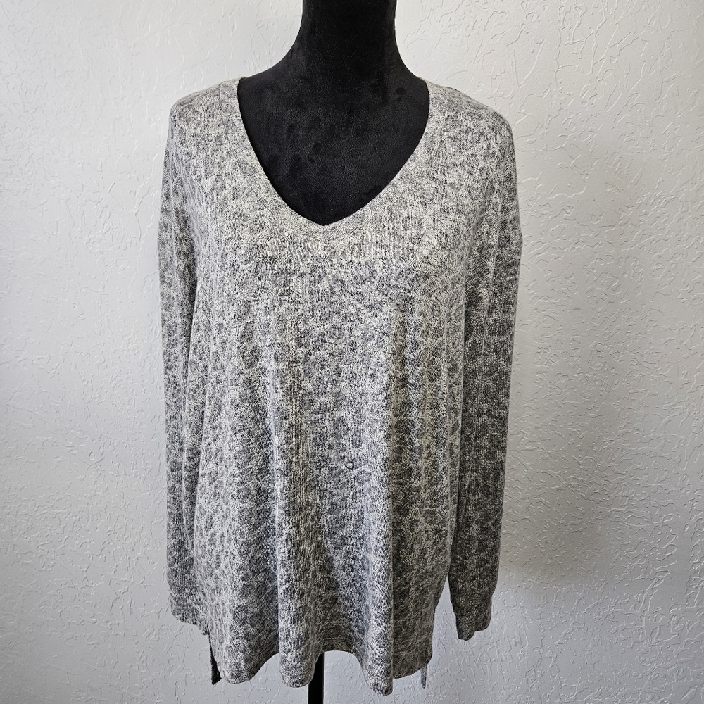 NWOT Spirit Lightweight Animal Print Sweater Kint Shirt Sz Large Soft Stretchy